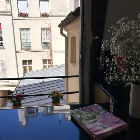 Rose Appartement Parijs