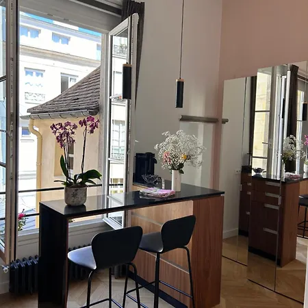 Rose Appartement Parijs